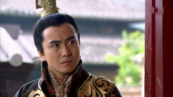 皇帝讓愛妃脫光躺著, 下令大臣買門票觀看, 從此便有了一個成語