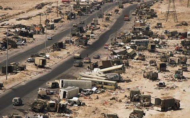 『伊拉克』现代战争为什么不容易打起来，看看这场战争，42天3.5万亿就没了