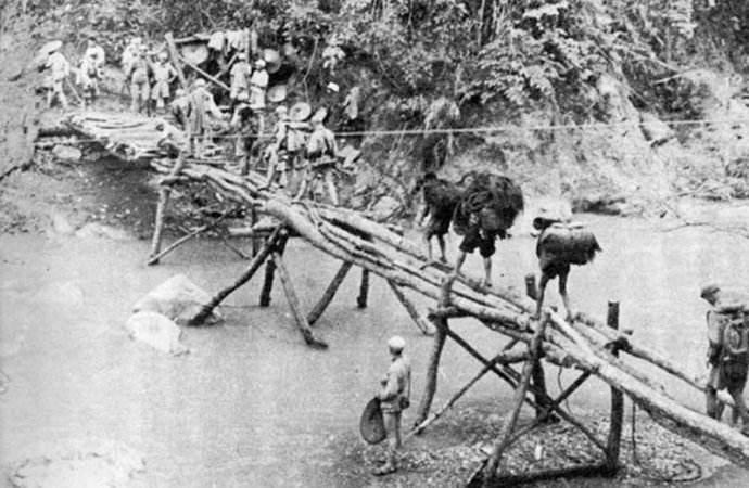 挡住日军两个师团，被盟军誉为“世界上最精锐之部队”，师长是谁？