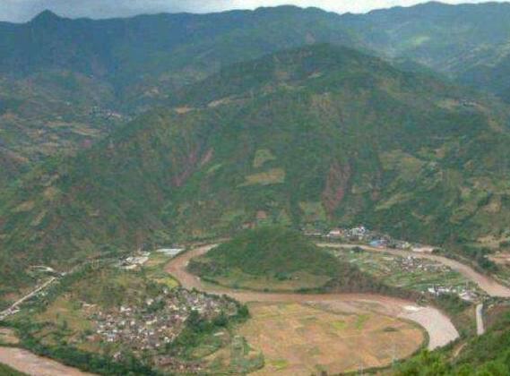 中國最“牛”的祖墳: 后代出了16位皇帝, 就連高鐵都要繞道走!