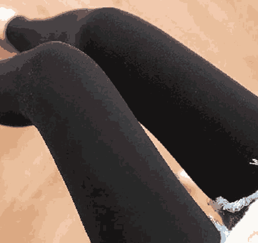 为什么女生的打底裤大多数都是黑色的? 看完你就懂了