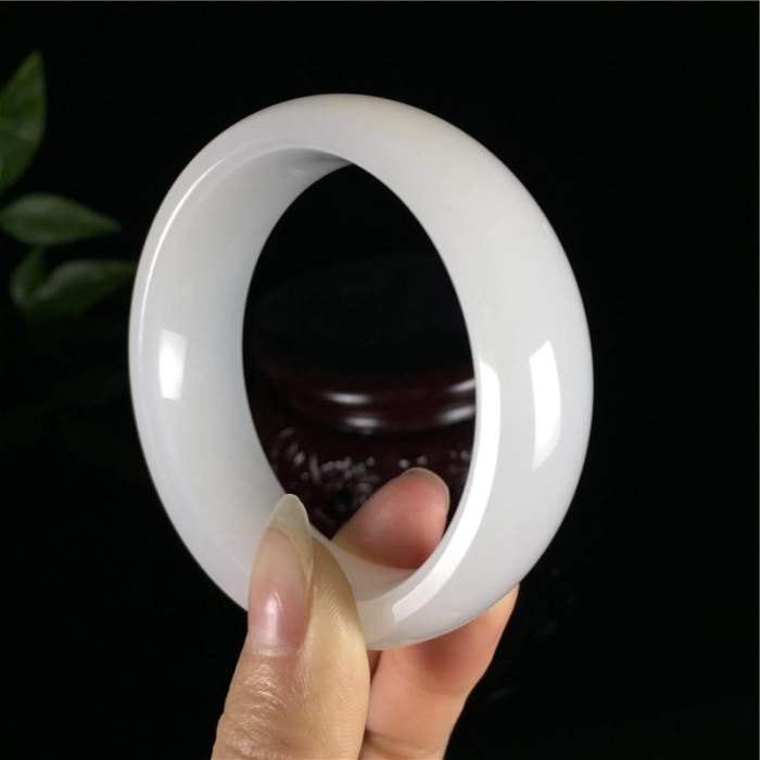 打光无结构的和田玉石就好吗?