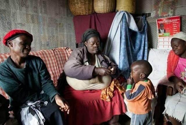 非洲部落的第一美人, 长得太美了, 老公日夜担心她会被人夺走!