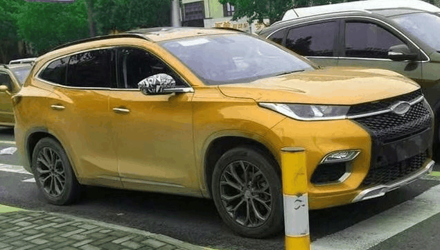 偶遇一辆土豪金的奇瑞轩辕，帅到窒息，仅售11万谁还买领克01