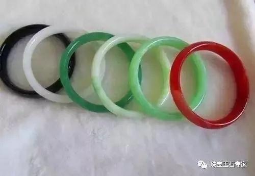 最新消息: 花2.8万买的“和田玉”竟是大理石