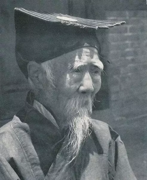 清末道士老照片, 个个仙风道骨, 最后一位很像西游记里的百眼魔君