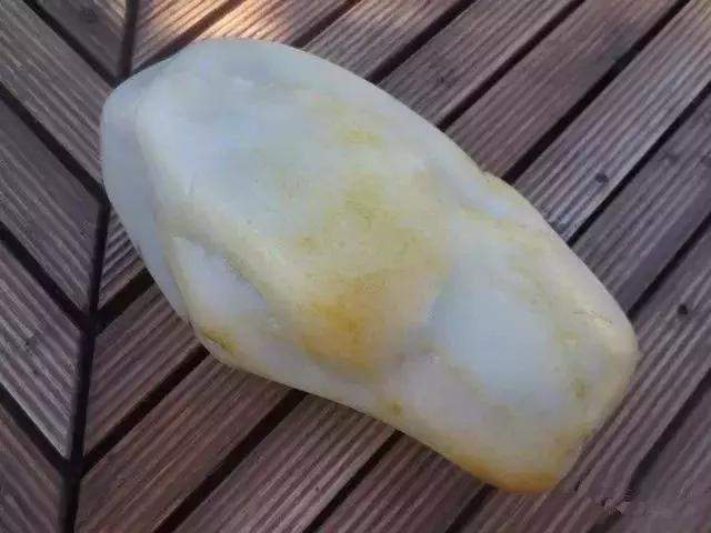 真的是土豪! 8公斤和田玉籽料统统车珠子!