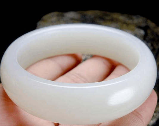 和田玉同父异母的内在区别!