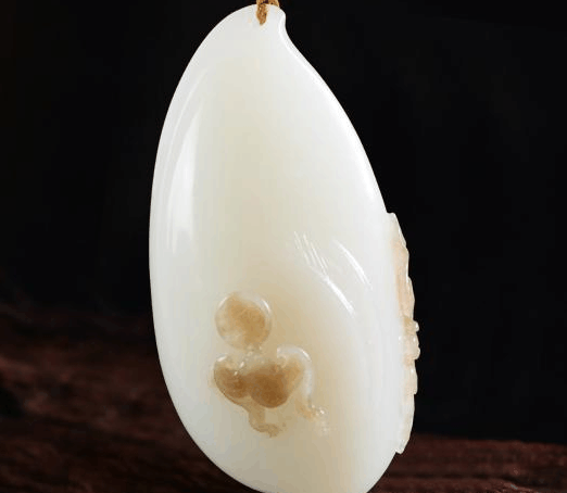 和田玉同父异母的内在区别!