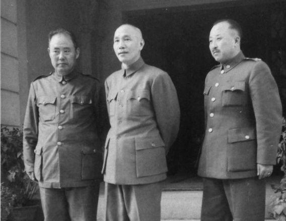 蔣介石手下最厲害的虎將, 掌管國民黨三分之一的兵力, 娶北大校花