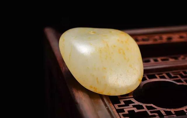 和田玉收藏心得“宁缺毋滥, 求少而精”, 和田玉籽料, 买一堆不如买一件, 那“沙里淘金” 你处在哪个阶段?