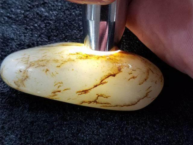 和田玉籽料原石是如何演变的!