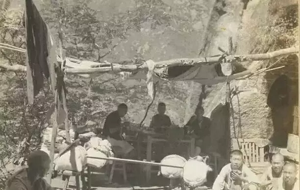 清末道士老照片, 个个仙风道骨, 最后一位很像西游记里的百眼魔君