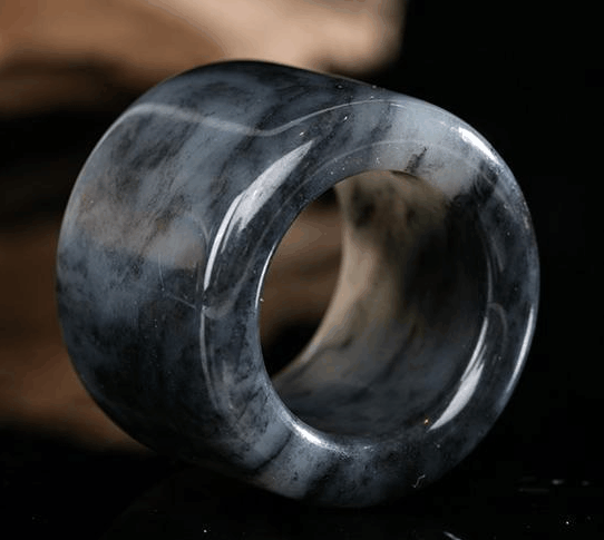 和田玉同父异母的内在区别!