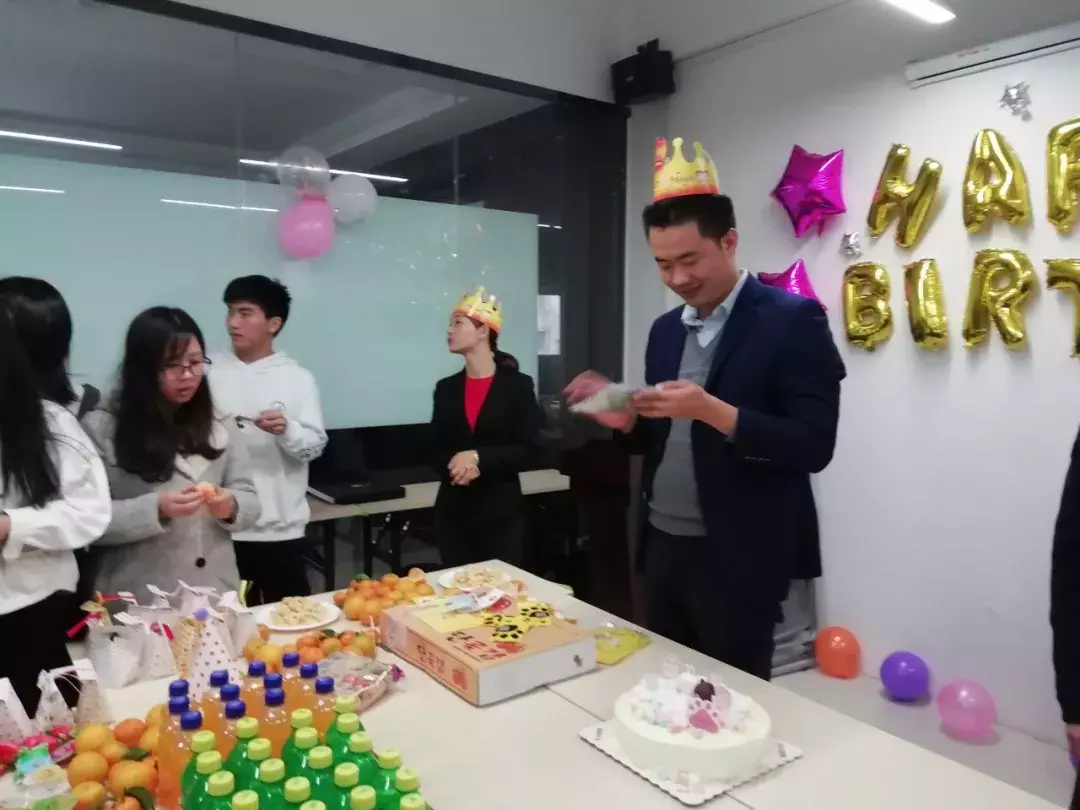 畅想生日会,狂欢圣诞节 | 准度科技12月集体生日会,融融一家亲! 畅想生日会,狂欢圣诞节 | 准度科技12月集体生日会,融融一家亲!