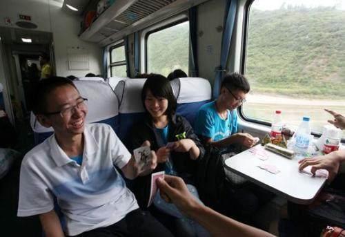 火车上最让人讨厌, 最让人崩溃的十大行为! 你遇到过吗?