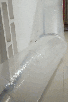 搞笑Gif: 妹子, 你这膝盖上的血, 我感觉有什么故事啊