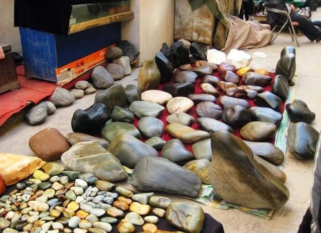 最新报道!刚刚运来一卡车价值千万的籽料, 结果……