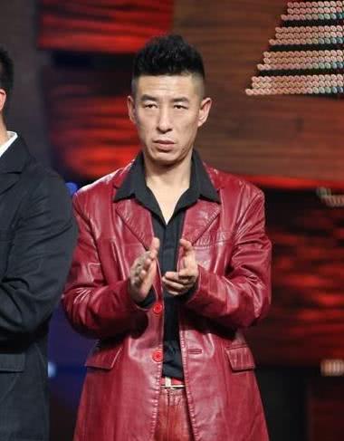 出演孫紅雷的兩個小弟, 如今混的一個天一個地, 網友: 同劇不同命