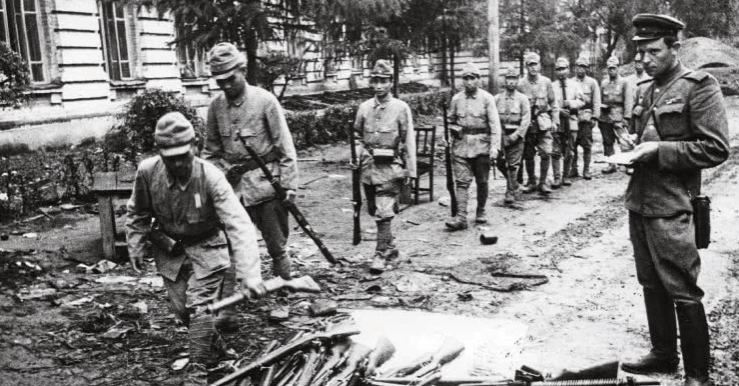 苏联日俘一丝不挂被女医生摸, “屁股上肉最多”的人最惨