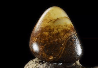 这种和田玉籽料出好肉多, 了解一下