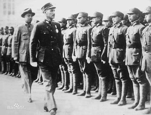 挡住日军两个师团，被盟军誉为“世界上最精锐之部队”，师长是谁？