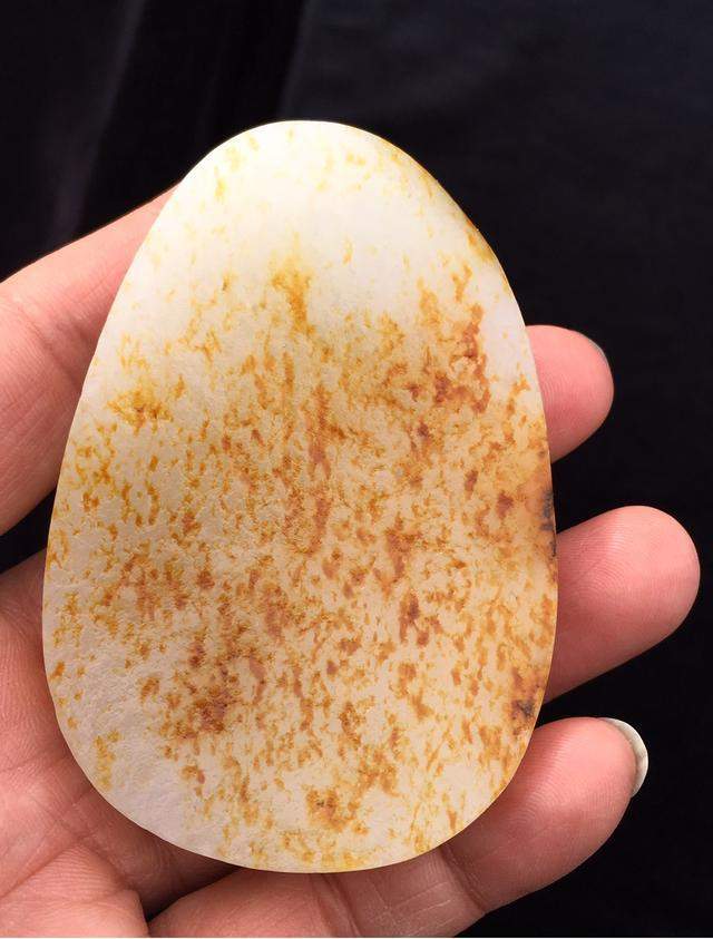 最新消息!!和田玉身价暴涨 商家忧心市场面临崩盘