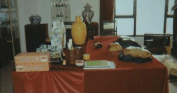 少见! 现场怒砸玉手镯, 20万贱卖4000万籽料原石