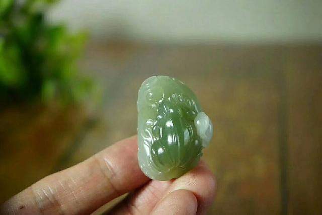 真正的籽料和田玉长什么样? 千万别挑花了眼!
