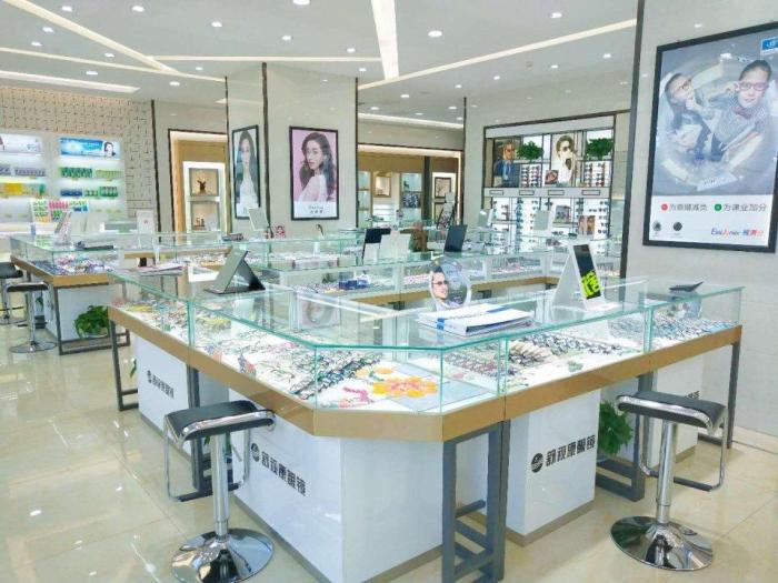 医学验光 科学配镜 驻马店舒视康眼镜让消费者即刻拥有精彩视界