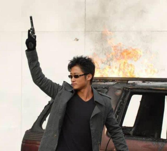 明明是主角却演砸成配角, 而吴京愣是把男五号演成了男一号