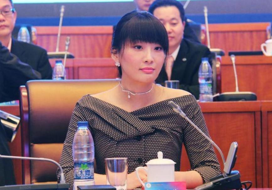 雷军女儿曝光, 虎父无犬女系列, 网友: 基因好就是不一样