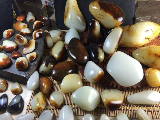 和田玉籽料原石是如何演变的!