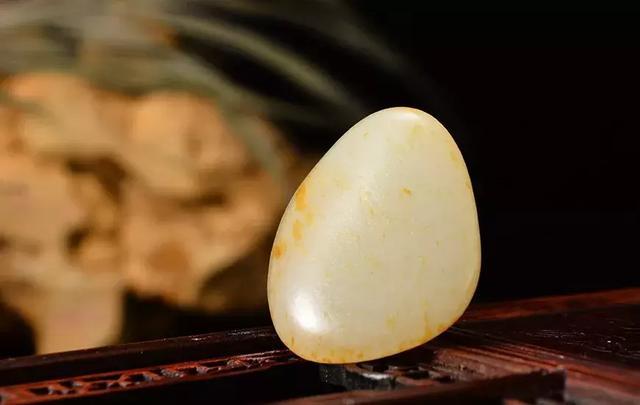 和田玉收藏心得“宁缺毋滥, 求少而精”, 和田玉籽料, 买一堆不如买一件, 那“沙里淘金” 你处在哪个阶段?