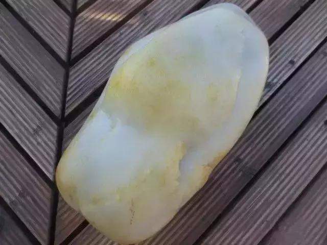 真的是土豪! 8公斤和田玉籽料统统车珠子!