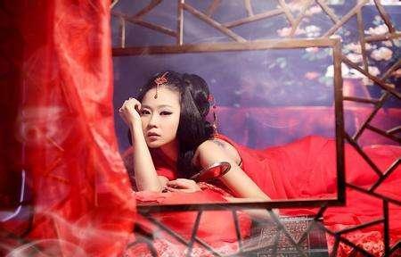 皇帝身边为啥都是太监, 他咋不用年轻貌美的女子呢