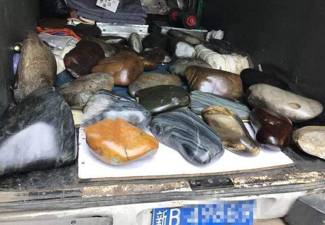 最新报道!刚刚运来一卡车价值千万的籽料, 结果……