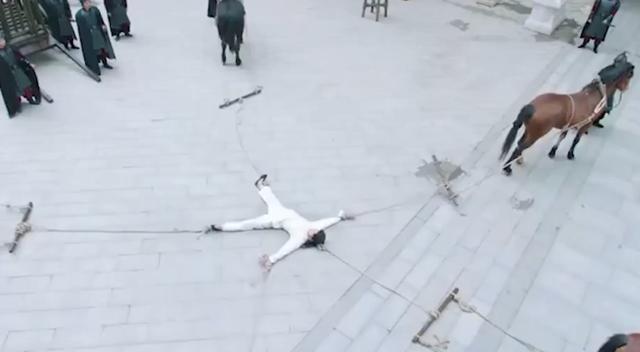 古代有一刑罰, 刑具非常小巧, 但過程極其痛苦, 一般用在女人身上