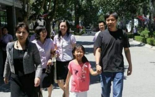 雷军女儿曝光, 虎父无犬女系列, 网友: 基因好就是不一样