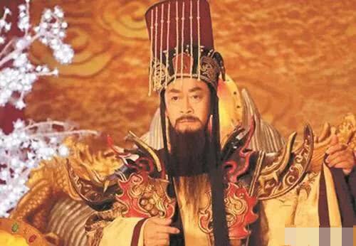 玉帝只有10万天兵天将, 而猪八戒有80万天河水军, 为什么不反玉帝自己做玉帝?