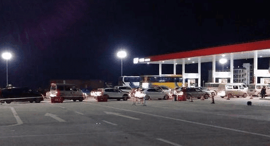 高速服务区睡了一觉, 下高速时却被罚款1000元, 网友看后炸翻天!