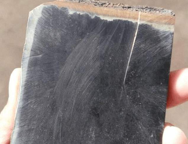 如何鉴别俄罗斯墨玉