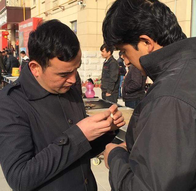 最新消息!!和田玉身价暴涨 商家忧心市场面临崩盘