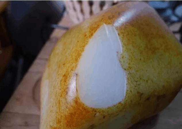 倾家荡产买的这块玉, 居然是水泥做的