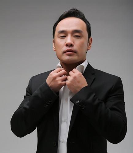 拳击手改行成著名男优, 他自认为帅过周杰伦, 最中意波多野结衣