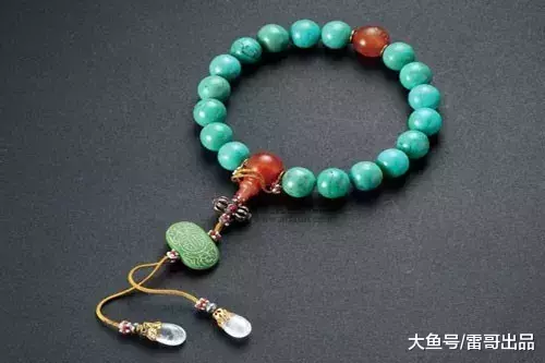 绿松石盘了一段时间变白,这是因为什么?