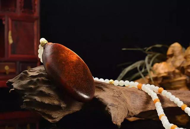 和田玉收藏心得“宁缺毋滥, 求少而精”, 和田玉籽料, 买一堆不如买一件, 那“沙里淘金” 你处在哪个阶段?