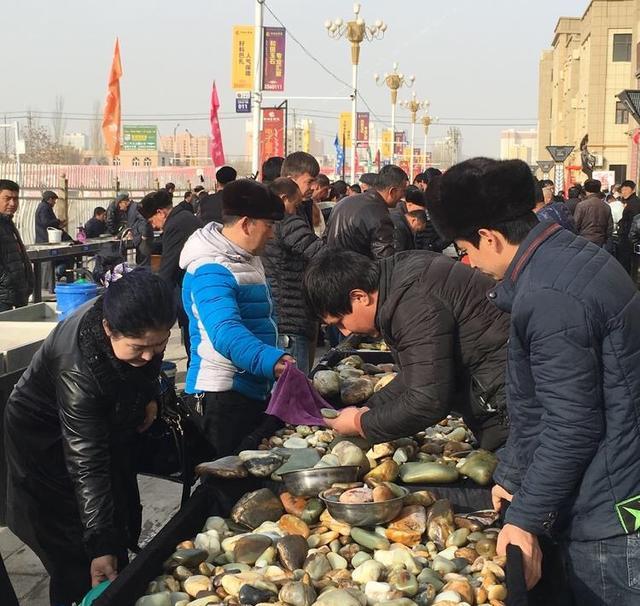 最新消息!!和田玉身价暴涨 商家忧心市场面临崩盘