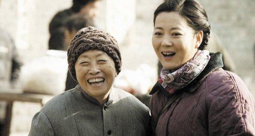 农村剧一姐王茜华丈夫曝光, 原来是熟悉的他! 难怪一直不愿公开