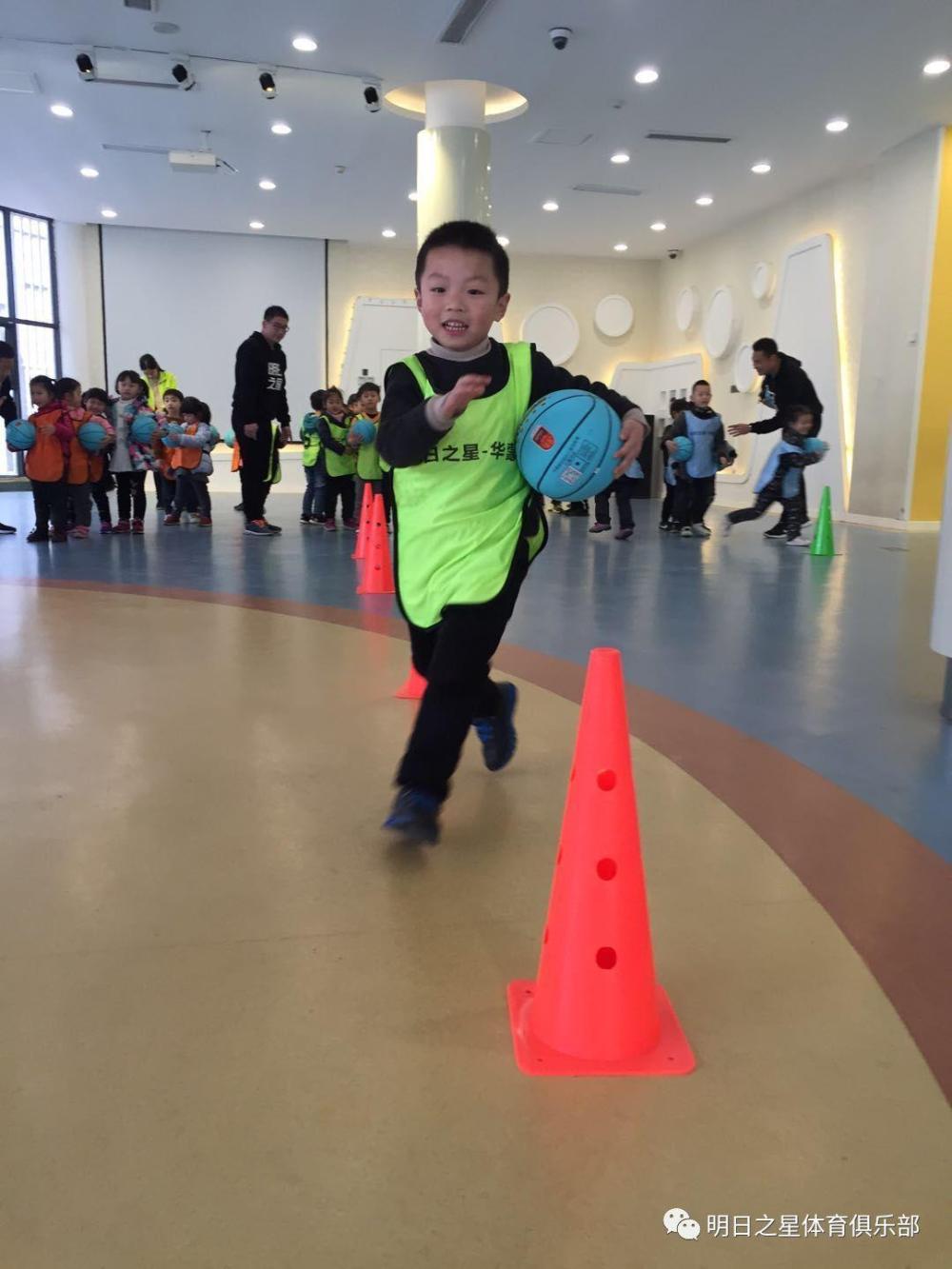 驻马店4-7岁幼儿篮球启蒙班学员将全面开启暑期集训模式